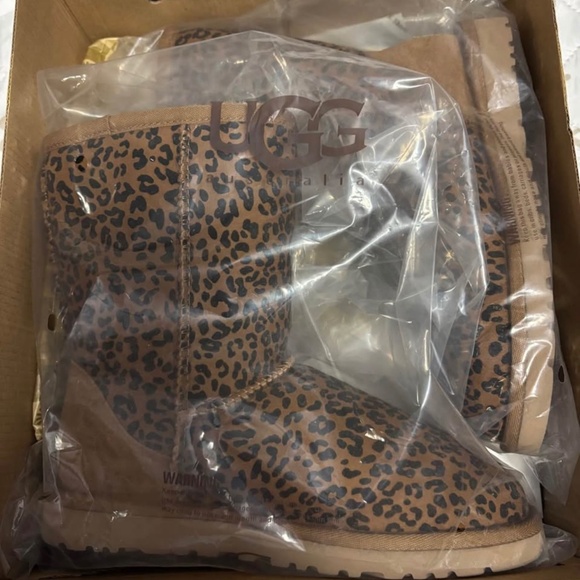 Brand New UGG Boots Women’s Size 5 - Picture 4 of 5